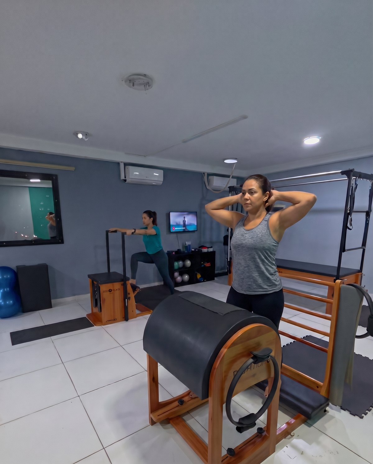 Aluna em aula de Pilates no studio Voll Pilates Indaiatuba